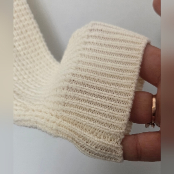 Wilfred Free Aritzia Sz M OAT 100% Laine Wool Chunky knit Oat Pullover Sweater - Picture 7 of 13